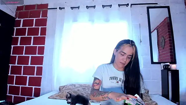 Snapshot of Kimandyuk chatting on November 2025 07:45:02 PM Kimandyuk online show from November 2025 07:45:02 PM