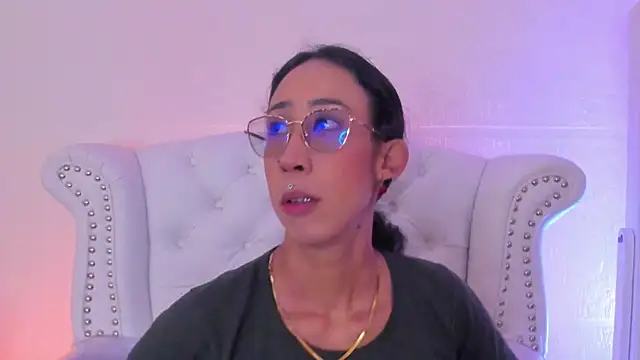 Snapshot of GabyPetit chatting on February 2026 07:48:01 PM GabyPetit online show from February 2026 07:48:01 PM