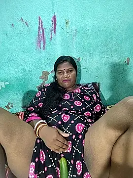 Snapshot of pujavinod chatting on November 2025 06:25:02 AM pujavinod online show from November 2025 06:25:02 AM