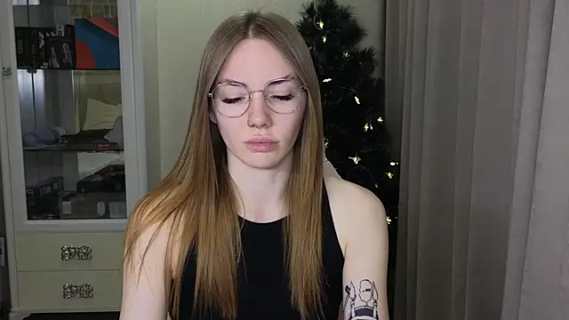 Snapshot of littlevildevil chatting on December 2024 11:18:02 AM littlevildevil online show from December 2024 11:18:02 AM