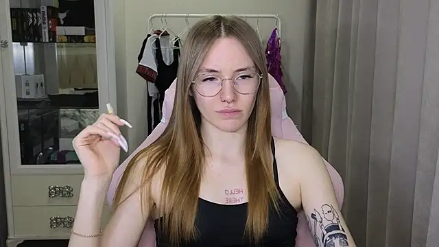 Snapshot of littlevildevil chatting on January 2025 01:15:01 PM littlevildevil online show from January 2025 01:15:01 PM
