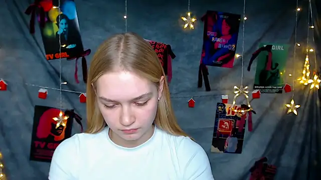 MademoiselleCl online show from December 2025 01:28:02 PM