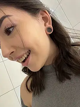 Snapshot of Oh_My_Dianee chatting on November 2025 07:41:01 AM Oh My Dianee online show from November 2025 07:41:01 AM