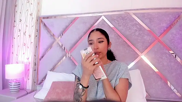  lanna jhonson  online show from December 2024 11:31:02 AM