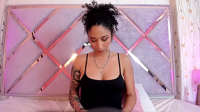  lanna jhonson  online show from January 2025 05:35:01 PM