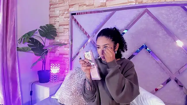  lanna jhonson  online show from September 2025 01:00:01 AM