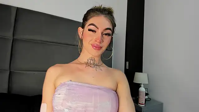 Lizz Luna online show from November 2025 05:25:01 PM