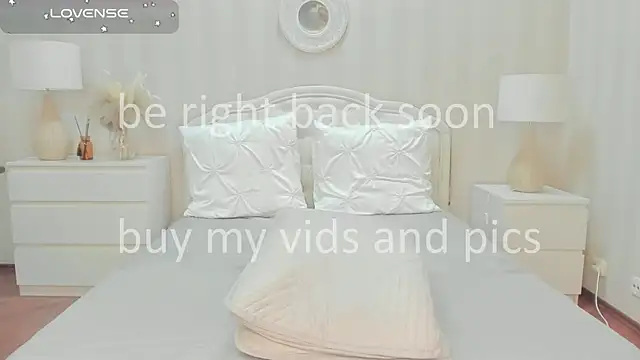 Snapshot of Nicky_Stone chatting on May 2026 03:17:01 PM Nicky Stone online show from May 2026 03:17:01 PM
