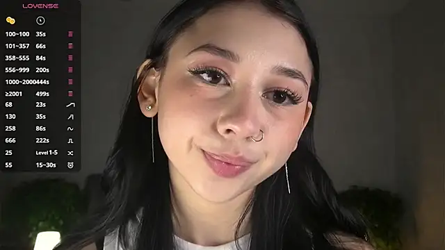 Snapshot of AislyEmbury chatting on October 2025 05:40:01 AM AislyEmbury online show from October 2025 05:40:01 AM