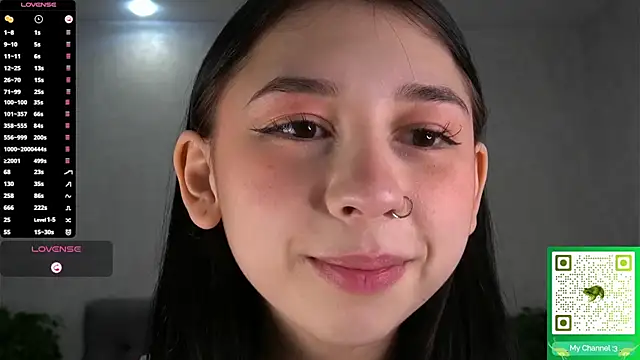 Snapshot of AislyEmbury chatting on November 2025 04:45:02 AM AislyEmbury online show from November 2025 04:45:02 AM