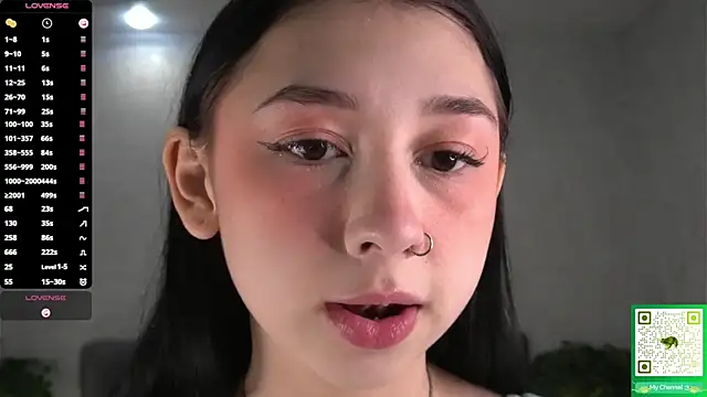 Snapshot of AislyEmbury chatting on November 2025 04:47:01 AM AislyEmbury online show from November 2025 04:47:01 AM