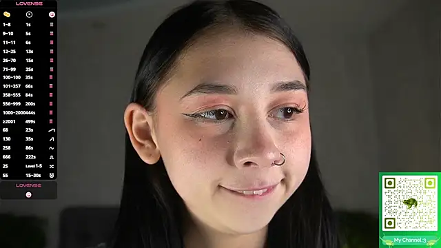 Snapshot of AislyEmbury chatting on November 2025 03:54:01 AM AislyEmbury online show from November 2025 03:54:01 AM