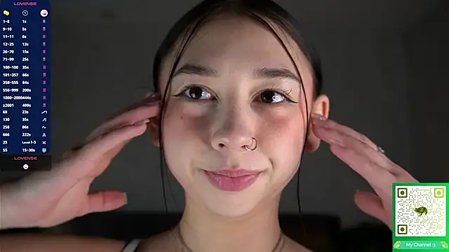 Snapshot of AislyEmbury chatting on December 2025 04:51:01 AM AislyEmbury online show from December 2025 04:51:01 AM