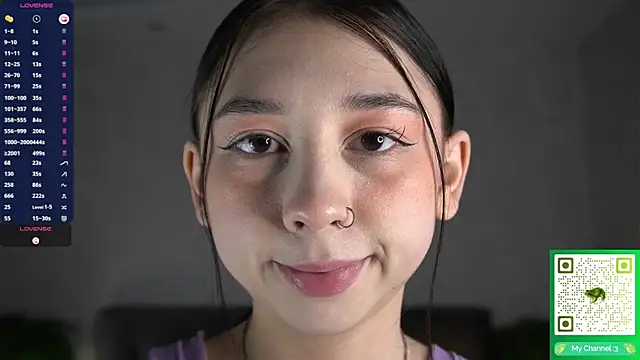 Snapshot of AislyEmbury chatting on December 2025 04:41:04 AM AislyEmbury online show from December 2025 04:41:04 AM