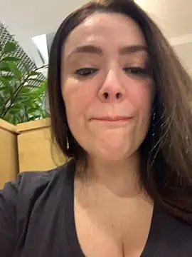 Snapshot of Sophie_Eaton chatting on September 2025 07:35:01 PM Sophie Eaton online show from September 2025 07:35:01 PM