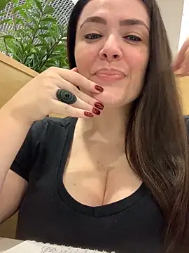 Snapshot of Sophie_Eaton chatting on September 2025 07:14:02 PM Sophie Eaton online show from September 2025 07:14:02 PM