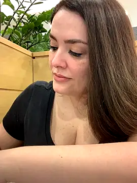 Snapshot of Sophie_Eaton chatting on September 2025 08:31:02 PM Sophie Eaton online show from September 2025 08:31:02 PM