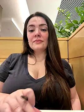 Snapshot of Sophie_Eaton chatting on October 2025 08:28:01 PM Sophie Eaton online show from October 2025 08:28:01 PM