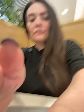 Snapshot of Sophie_Eaton chatting on November 2025 08:29:01 PM Sophie Eaton online show from November 2025 08:29:01 PM