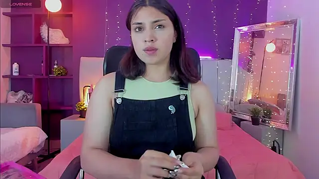Snapshot of VickyBuunny chatting on March 2025 02:01:01 PM VickyBuunny online show from March 2025 02:01:01 PM
