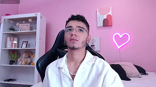 Snapshot of Ian_Castillo_ chatting on January 2025 11:38:02 AM Ian Castillo online show from January 2025 11:38:02 AM
