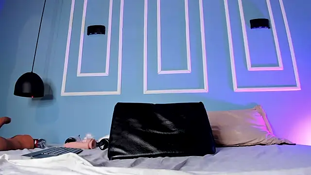 Charlote zc online show from February 2025 05:58:01 PM