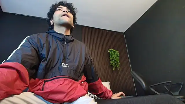 Aaron Jassell1 online show from September 2025 04:01:01 PM