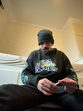 wolfwhite95 online show from May 2026 12:54:02 PM