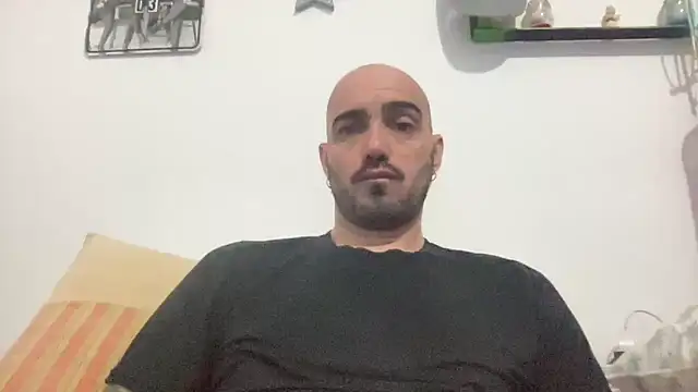 alessandromori91 online show from February 2026 08:17:02 PM