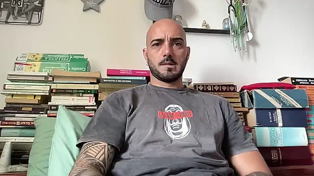 alessandromori91 online show from May 2026 08:20:01 AM