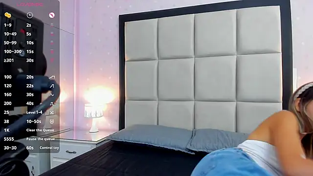 Snapshot of pauliCarter chatting on October 2025 09:12:02 PM pauliCarter online show from October 2025 09:12:02 PM