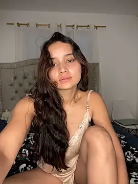 Snapshot of MollySanders___ chatting on December 2024 12:18:02 PM MollySanders online show from December 2024 12:18:02 PM
