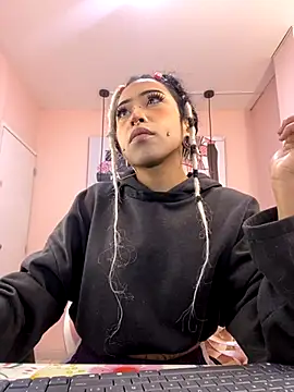 Violetta Suky online show from October 2025 12:49:02 PM