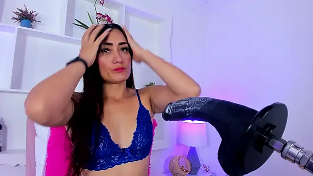 Snapshot of Jenifer_Diaz chatting on February 2025 04:00:02 PM Jenifer Diaz online show from February 2025 04:00:02 PM