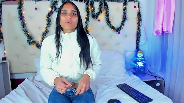 sophie pariss online show from December 2024 04:33:02 AM