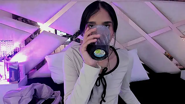 sophie pariss online show from October 2025 04:01:02 AM