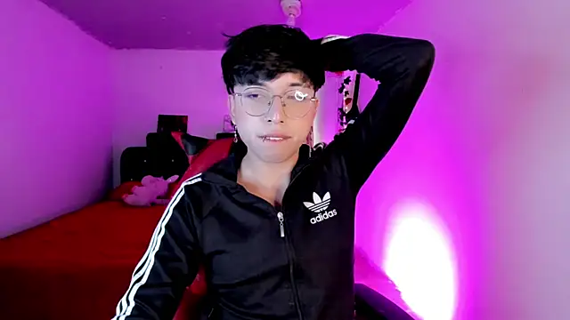 AnggelONfiree online show from October 2025 12:11:02 AM