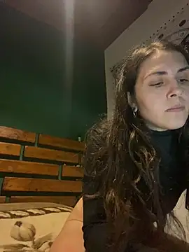 Snapshot of isadelasestrellas chatting on April 2026 04:52:01 PM isadelasestrellas online show from April 2026 04:52:01 PM