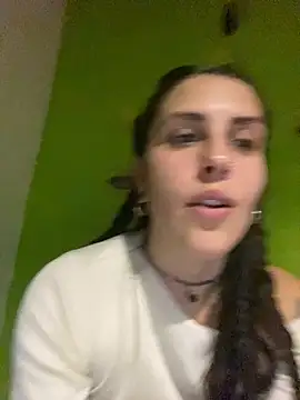Snapshot of isadelasestrellas chatting on June 2026 03:43:02 AM isadelasestrellas online show from June 2026 03:43:02 AM