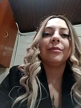 Snapshot of madelaine- chatting on September 2025 10:24:02 PM madelaine- online show from September 2025 10:24:02 PM