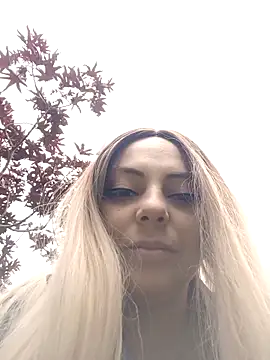 Snapshot of madelaine- chatting on October 2025 06:28:01 PM madelaine- online show from October 2025 06:28:01 PM