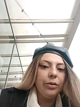 Snapshot of madelaine- chatting on October 2025 05:22:01 PM madelaine- online show from October 2025 05:22:01 PM