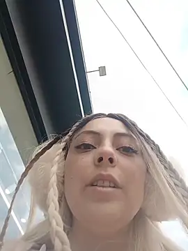 Snapshot of madelaine- chatting on October 2025 08:09:02 PM madelaine- online show from October 2025 08:09:02 PM