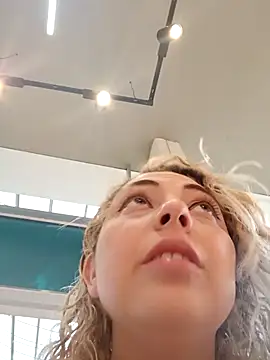 Snapshot of madelaine- chatting on November 2025 08:55:01 PM madelaine- online show from November 2025 08:55:01 PM