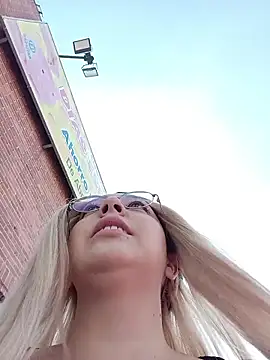 madelaine- online show from May 2026 07:41:01 PM