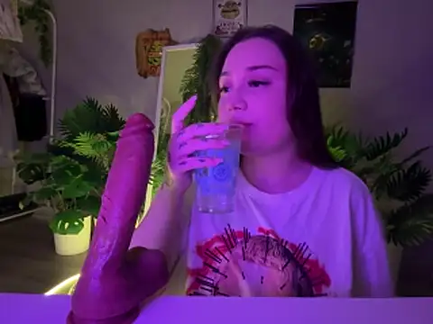 DaisyBooom online show from December 2025 08:17:01 PM