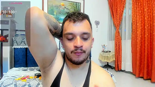 Snapshot of tony_landri chatting on February 2026 02:29:02 AM tony landri online show from February 2026 02:29:02 AM