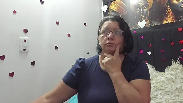 Snapshot of Evaaross_2345 chatting on April 2026 02:26:01 PM Evaaross 2345 online show from April 2026 02:26:01 PM