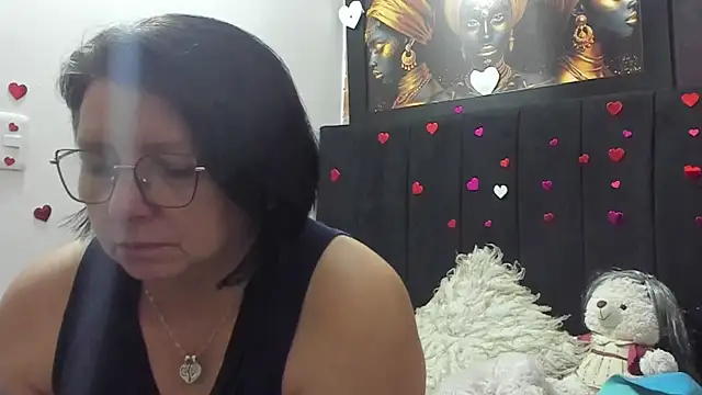 Snapshot of Evaaross_2345 chatting on May 2026 01:16:01 PM Evaaross 2345 online show from May 2026 01:16:01 PM