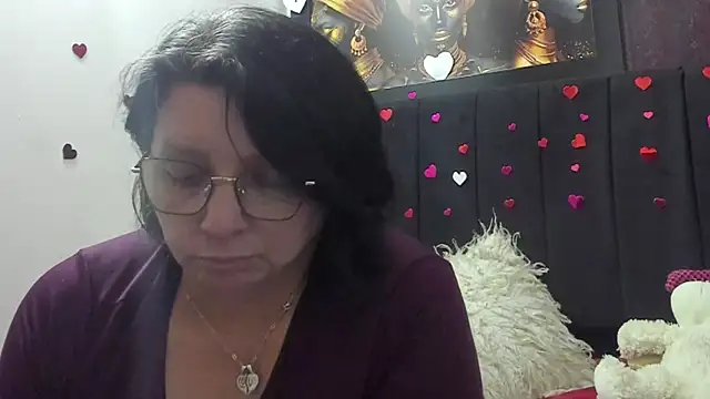 Snapshot of Evaaross_2345 chatting on May 2026 08:25:01 PM Evaaross 2345 online show from May 2026 08:25:01 PM